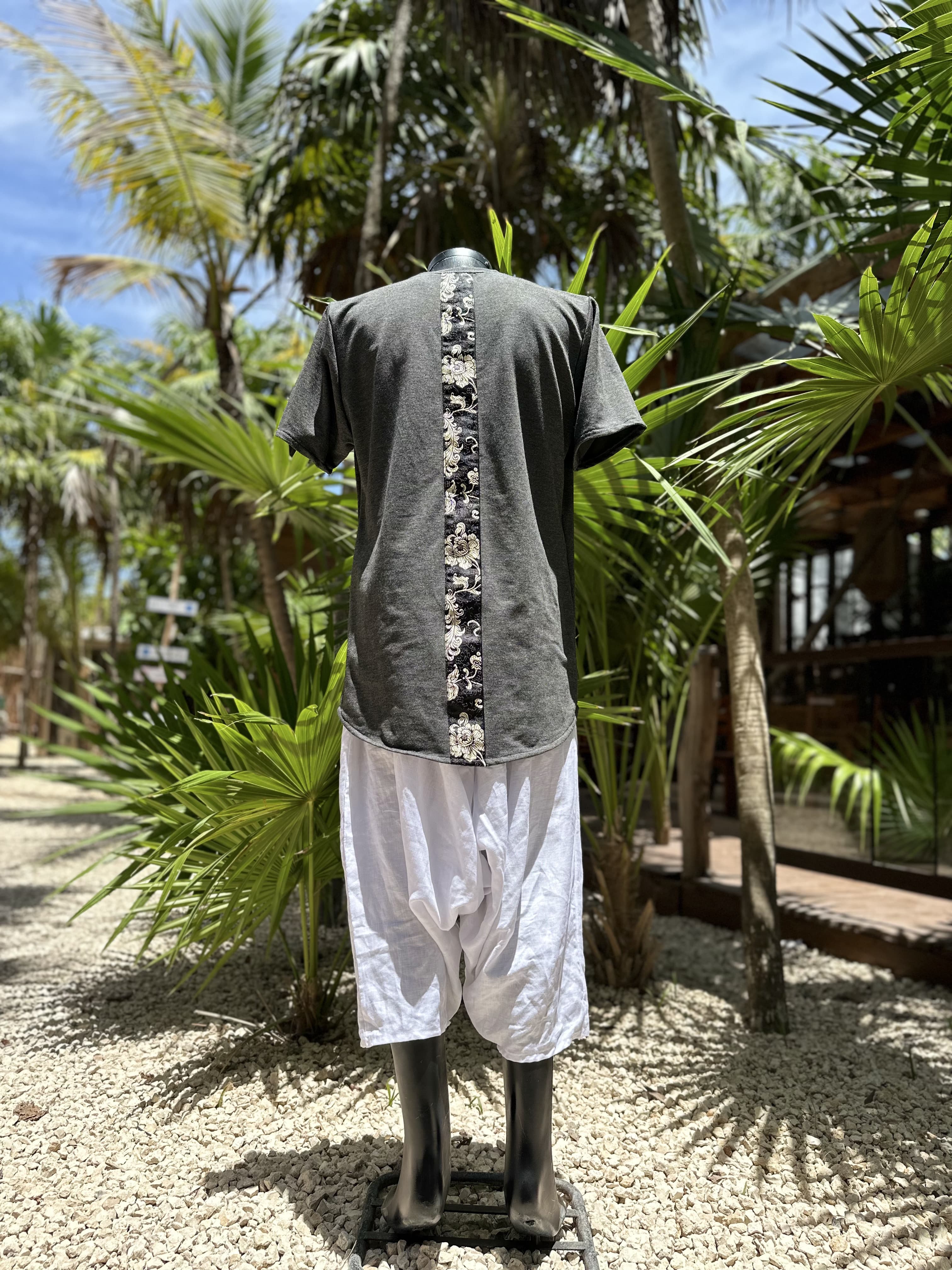 Remera Ritual Gris · Seda Negra
